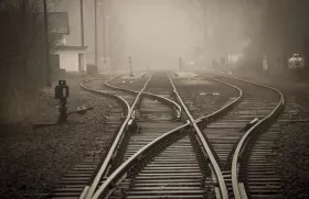 Aiguillage férovière de trois rails.